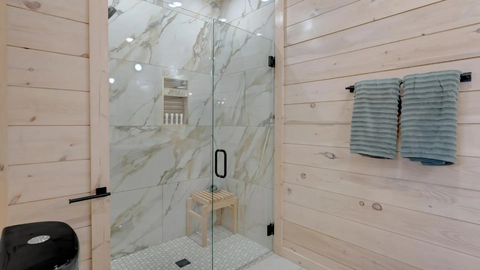 度假居 New Luxury With Indoor Pool, Hot Tub, & Theater