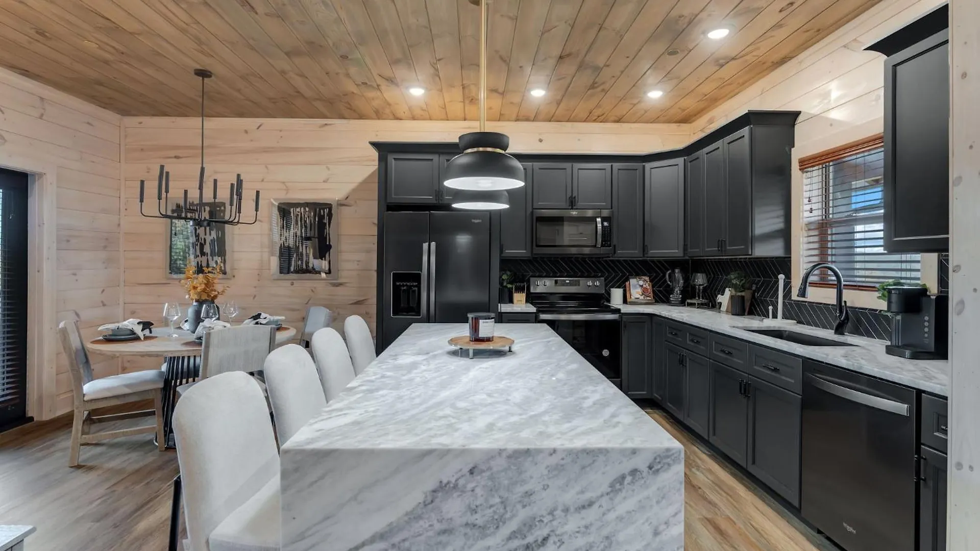 度假居 New Luxury With Indoor Pool, Hot Tub, & Theater *
