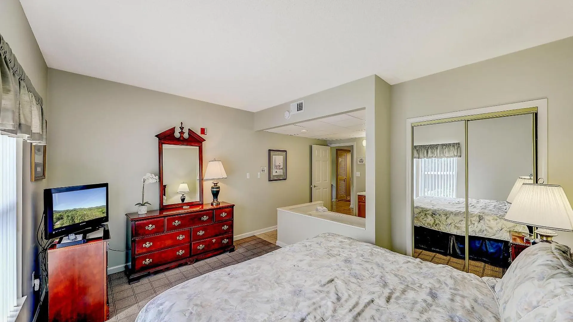 Whispering Pines 424 Apartment