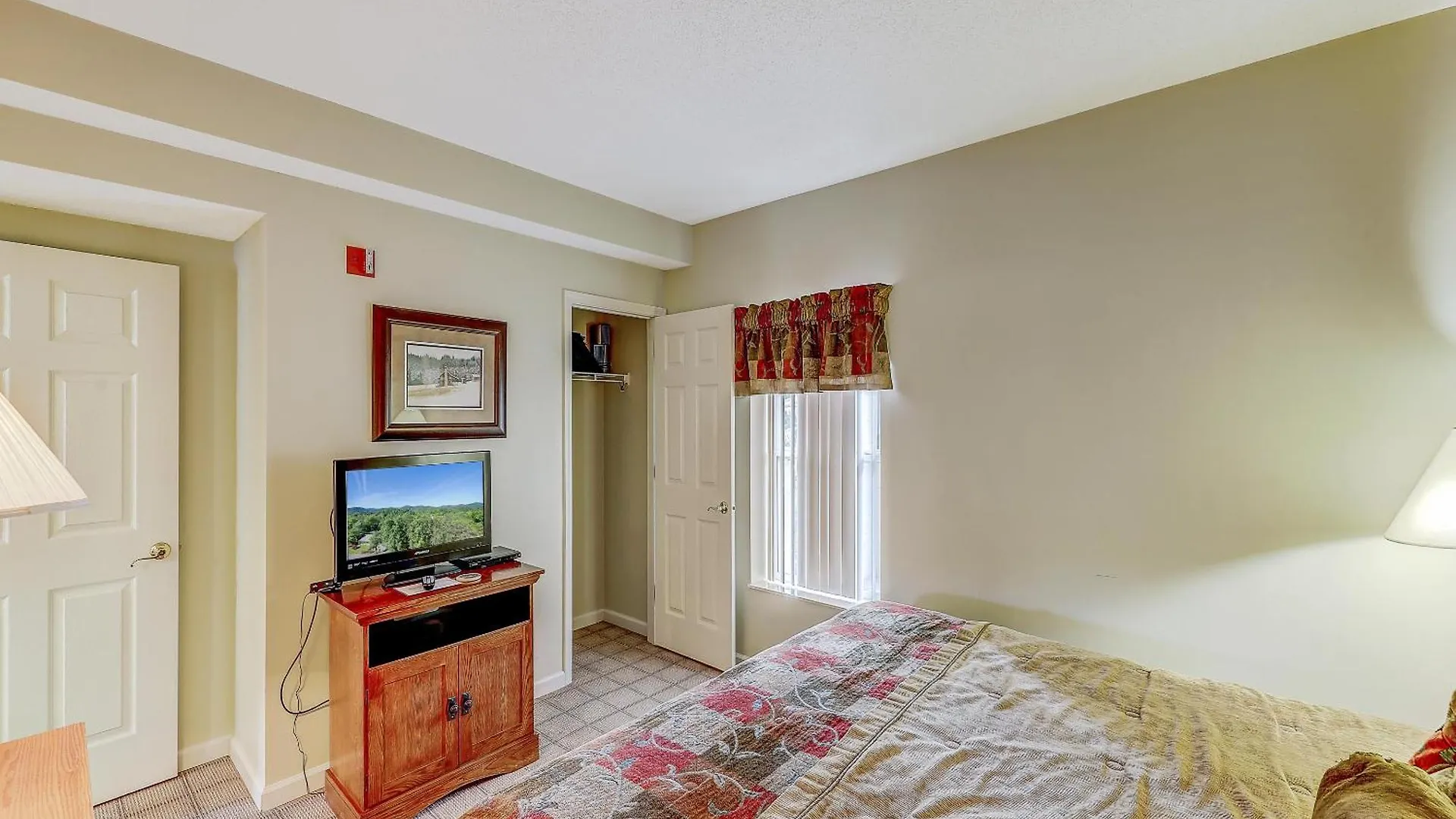 Whispering Pines 424 Apartment *