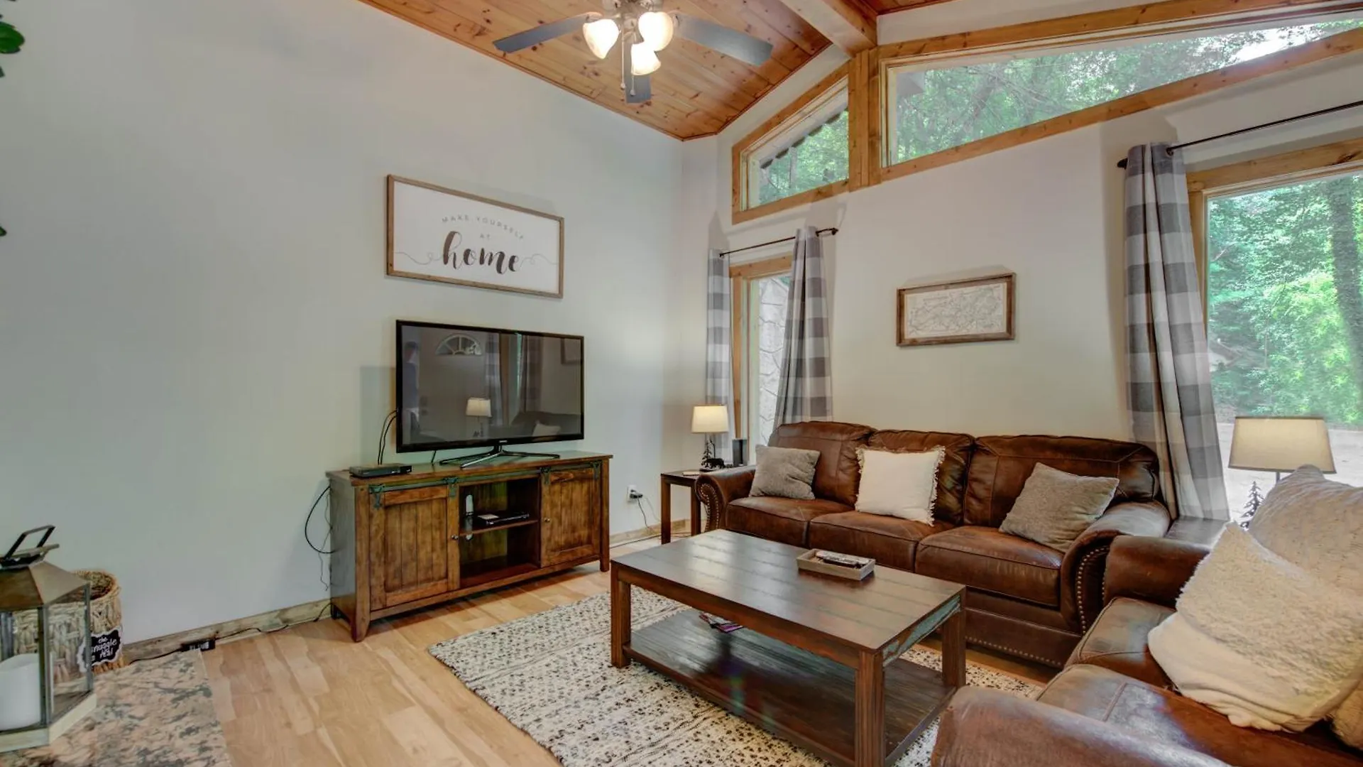 Holiday home Smoky's