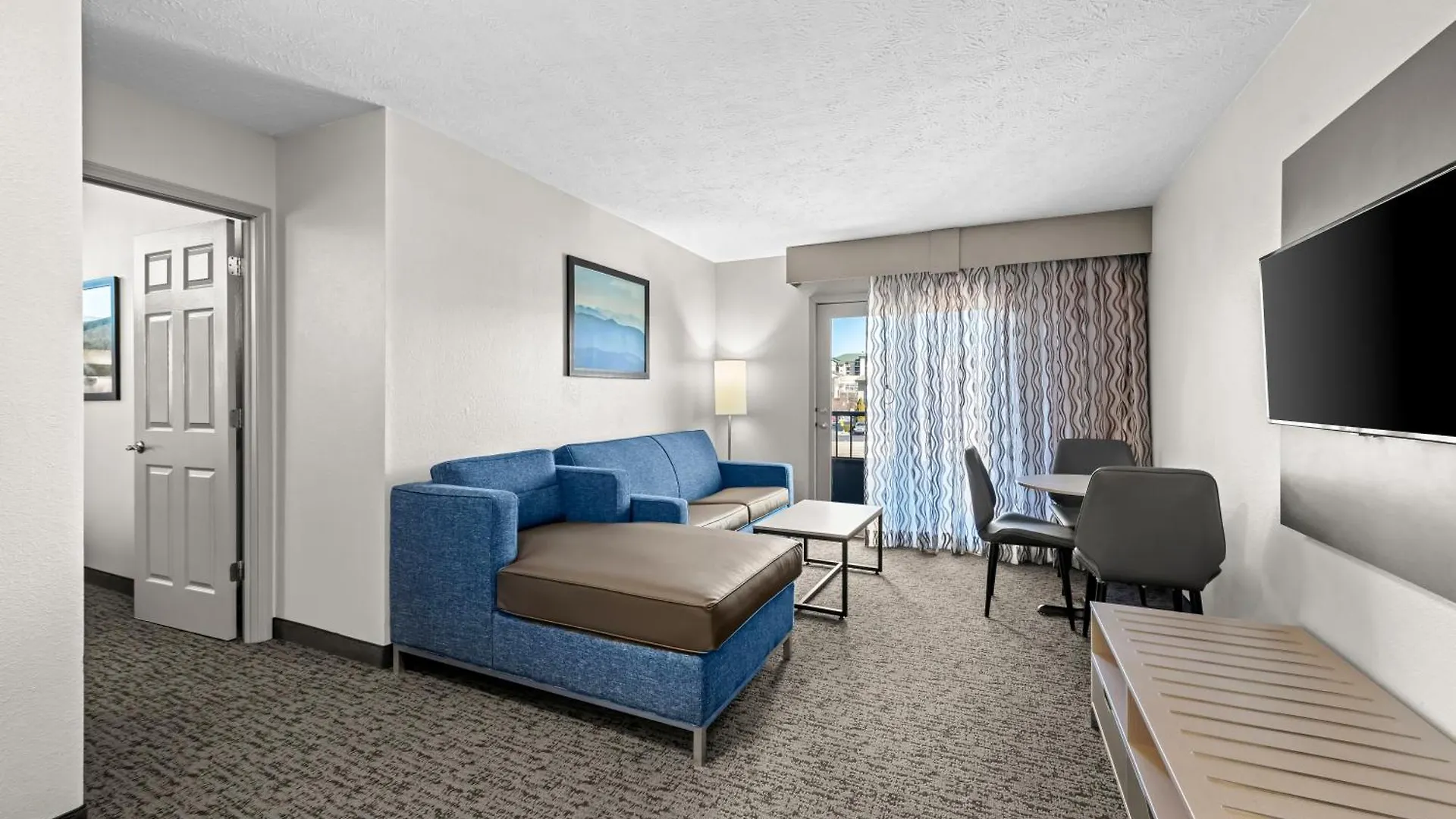 Quality & At Dollywood Lane 2*