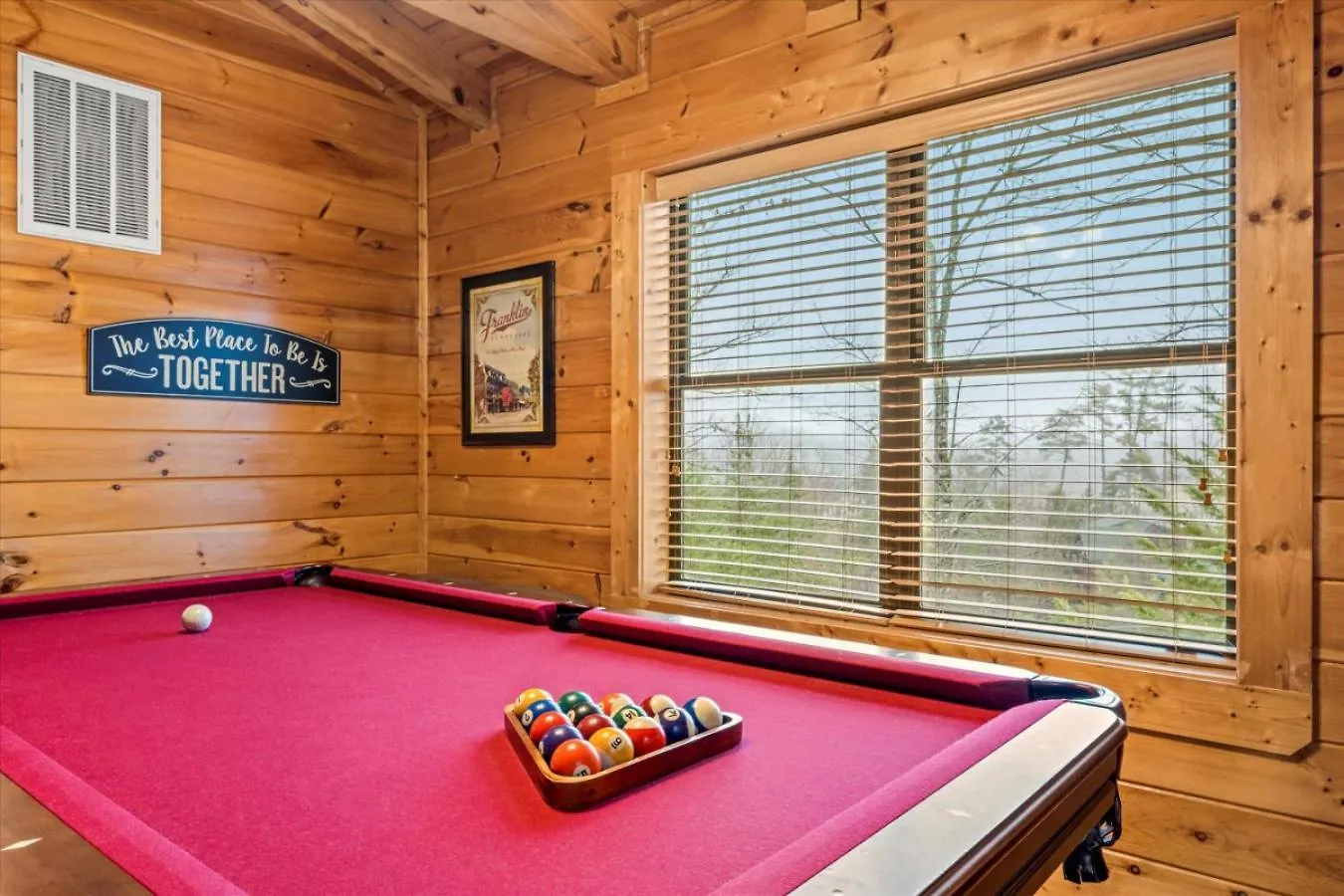 Luxe Modern Nest- Hot Tub- Pool Table- Bbq *