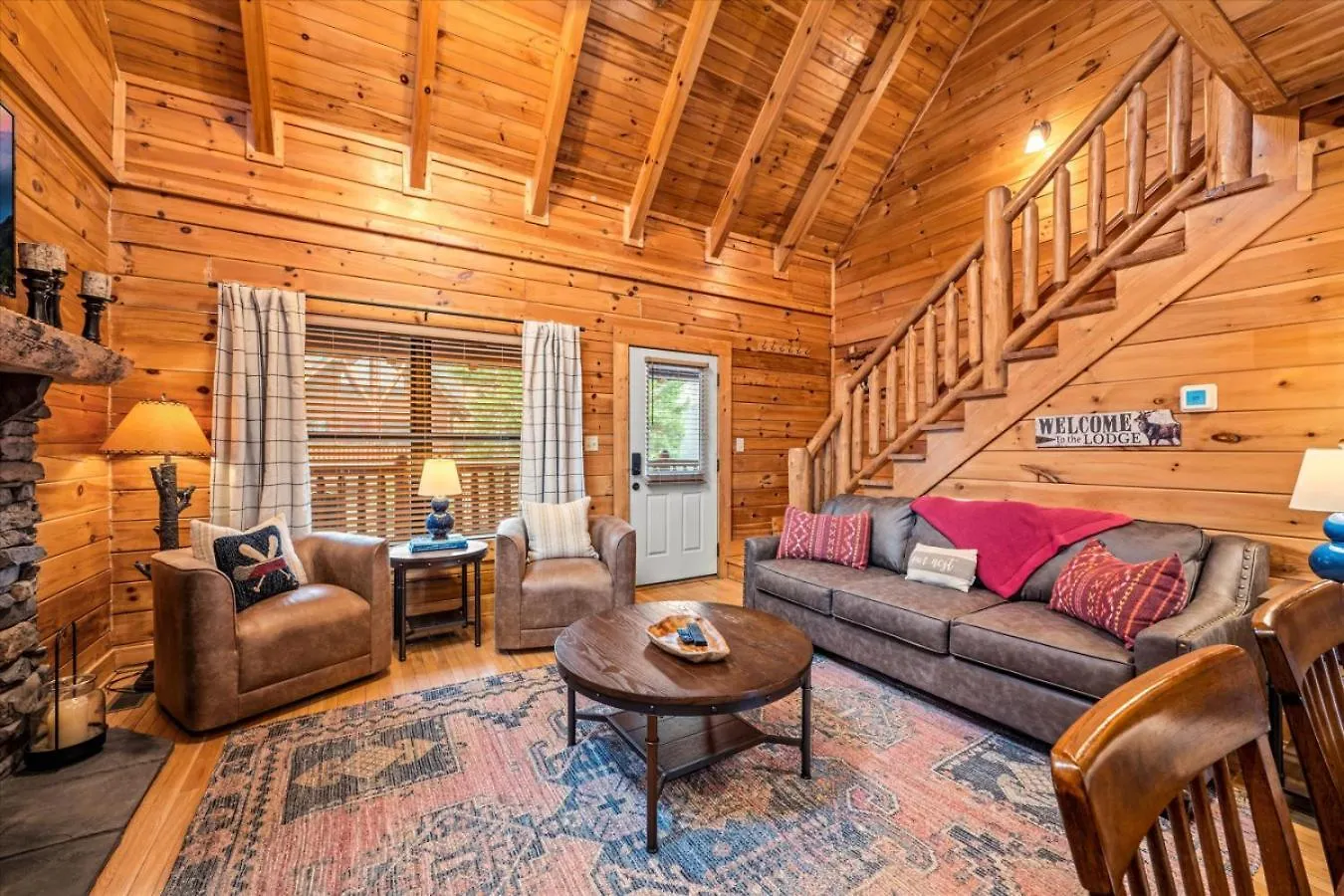 Luxe Modern Nest- Hot Tub- Pool Table- Bbq * Pigeon Forge