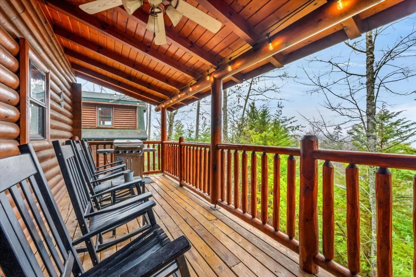 Luxe Modern Nest- Hot Tub- Pool Table- Bbq * Pigeon Forge
