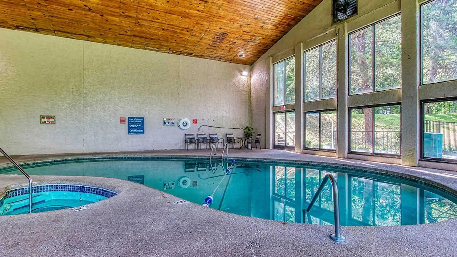 Pinecrest Townhomes-1king 2bunk Unit Holiday home *