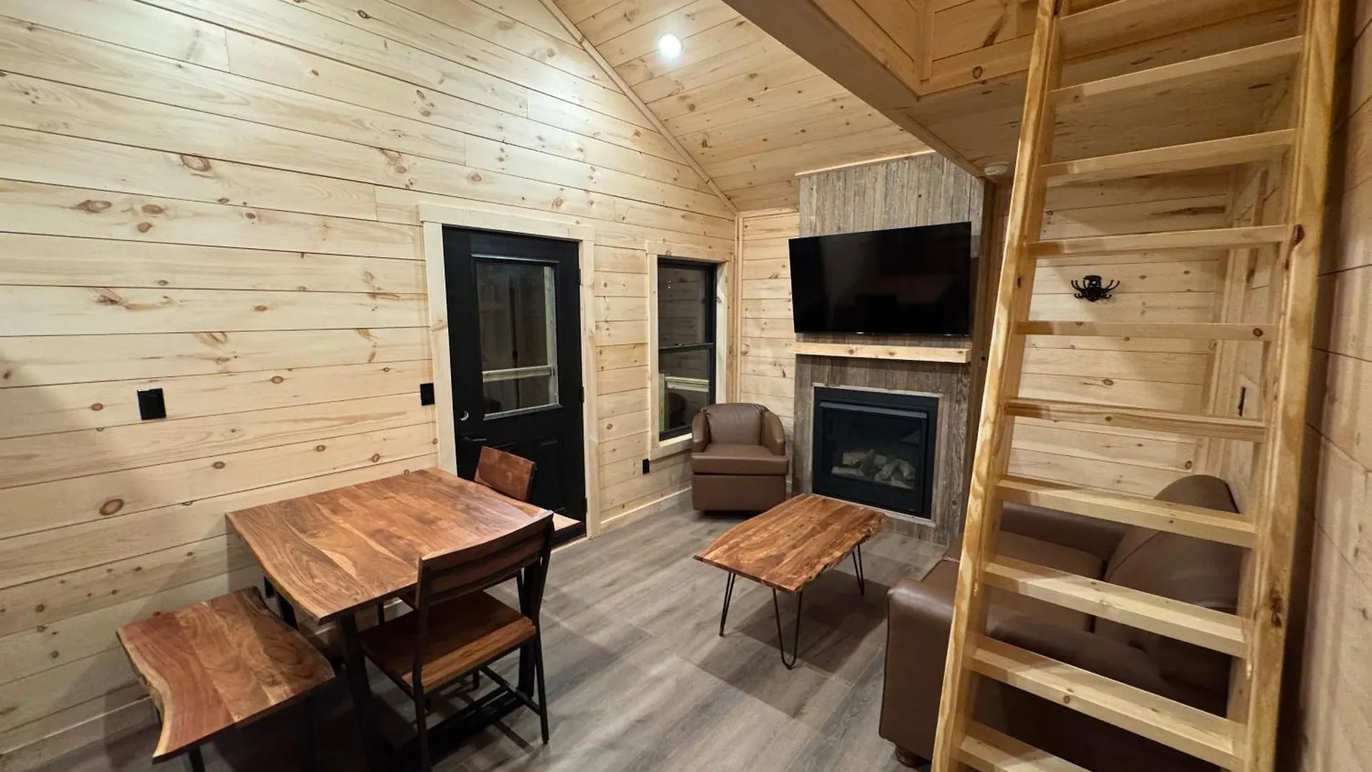 Treelodges By Little Forge * Pigeon Forge