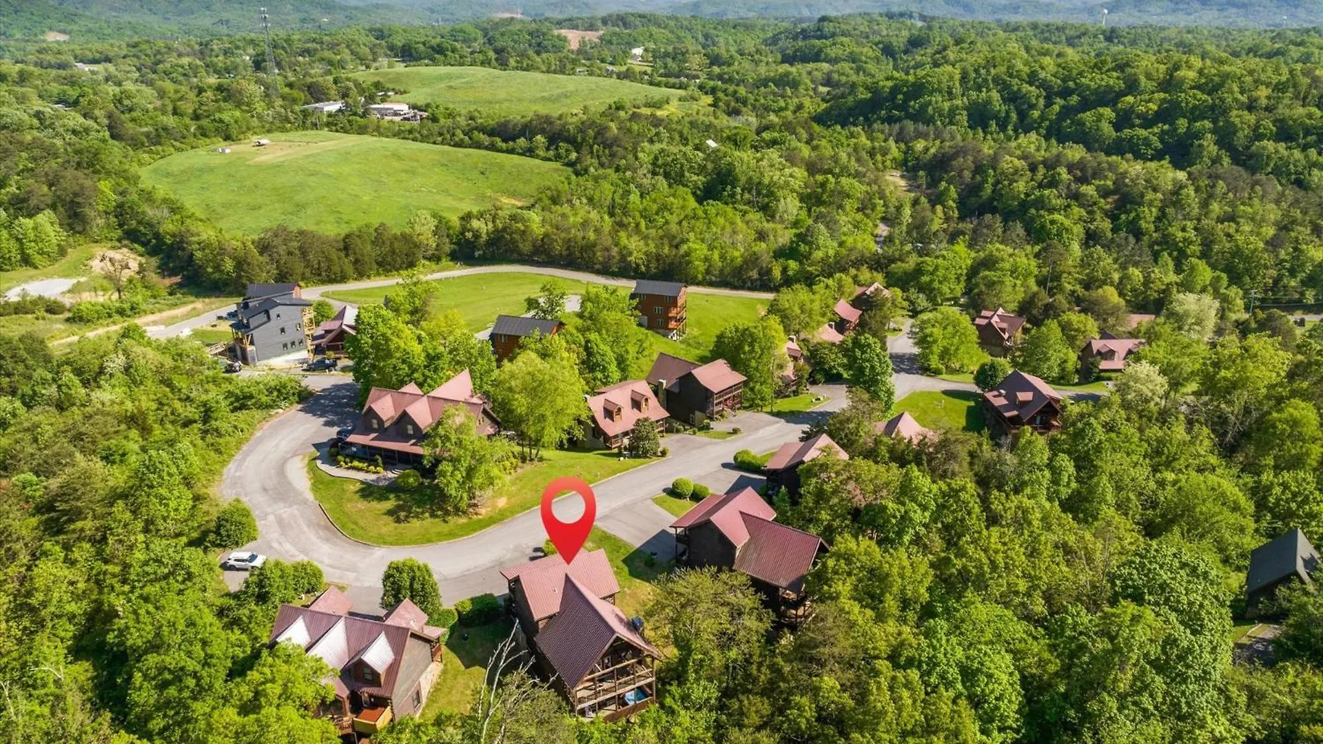Spacious 5br 8 Min To Dollywood Hot Tub Views Free Attraction Tickets Holiday home