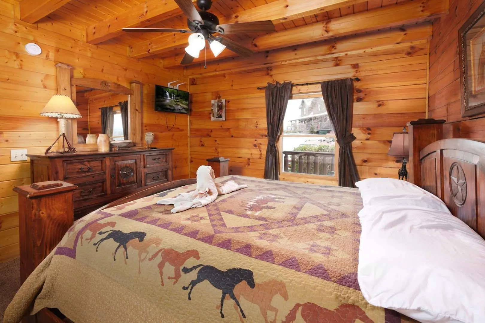 Spacious 5br 8 Min To Dollywood Hot Tub Views Free Attraction Tickets Holiday home