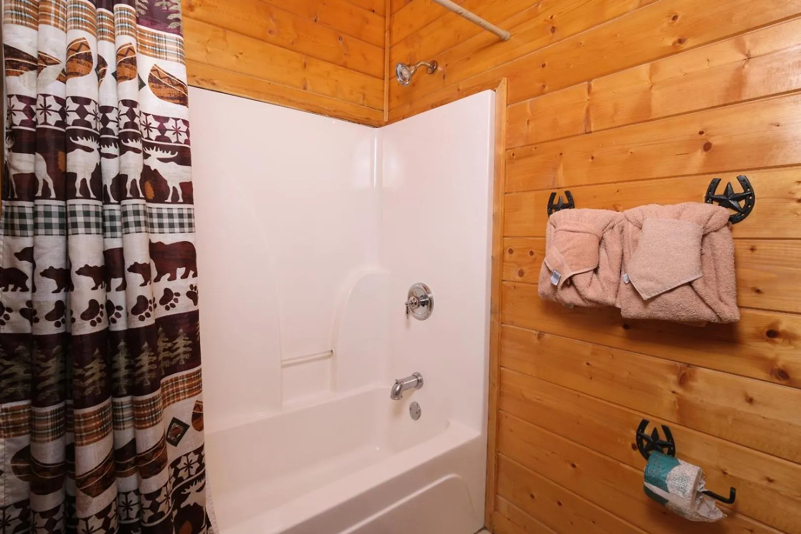 Spacious 5br 8 Min To Dollywood Hot Tub Views Free Attraction Tickets Holiday home *