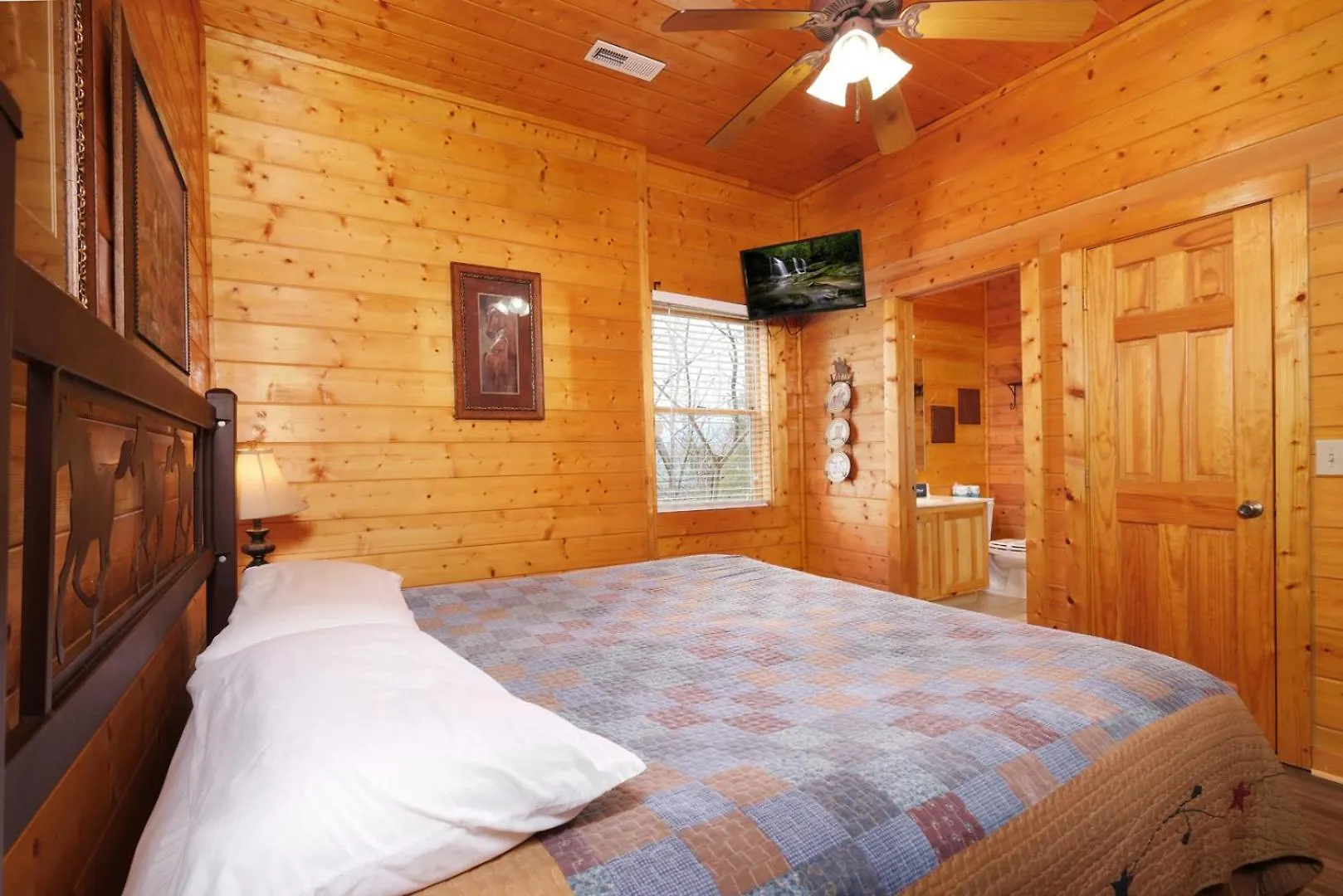 Spacious 5br 8 Min To Dollywood Hot Tub Views Free Attraction Tickets Holiday home Pigeon Forge