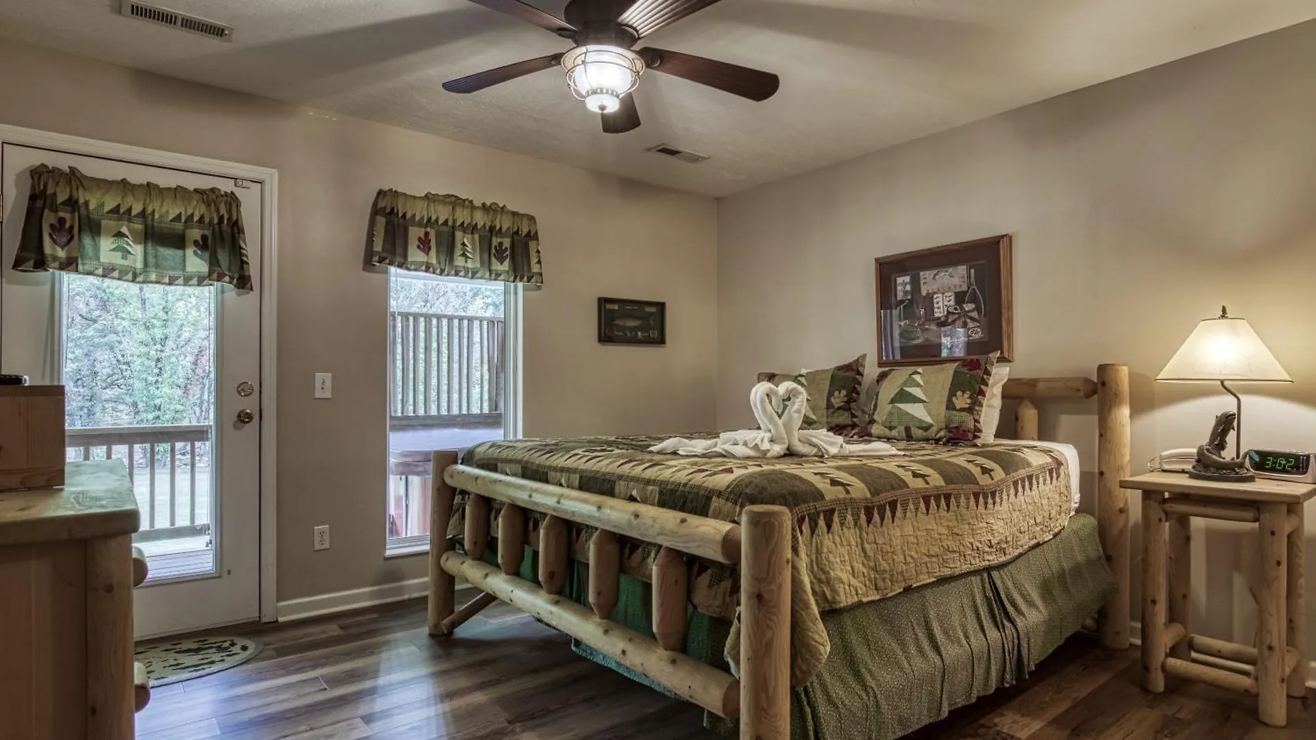 River Escape * Pigeon Forge