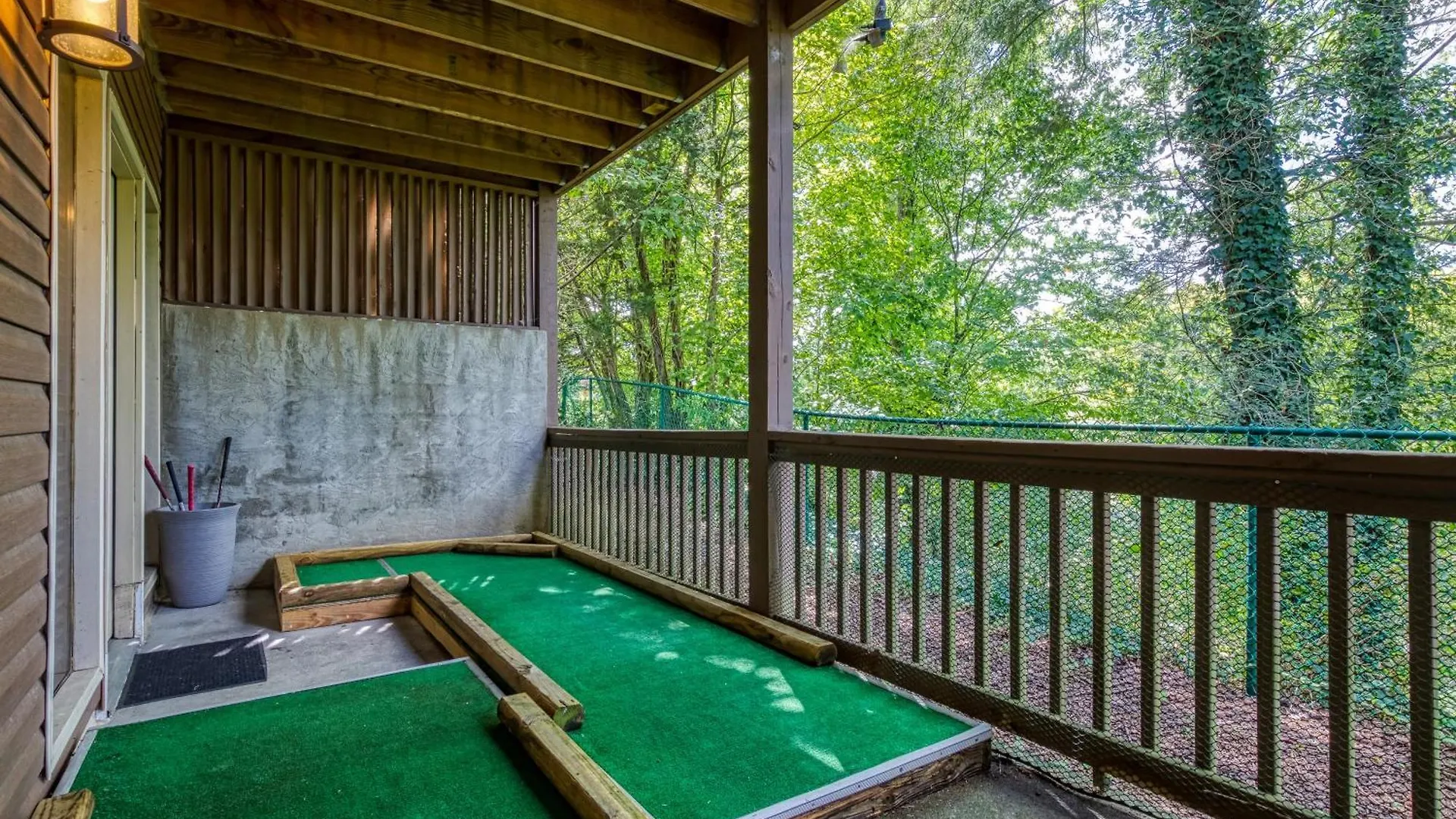 Chalet Striking Waters Pigeon Forge
