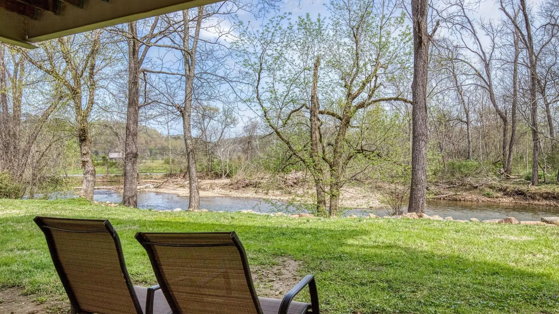 Grand River Canyon Chalet