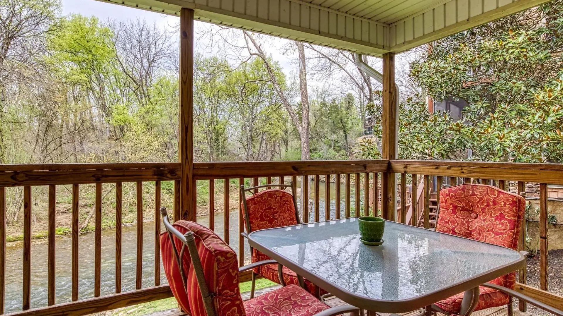 Henderson's Riverside #2 * Pigeon Forge