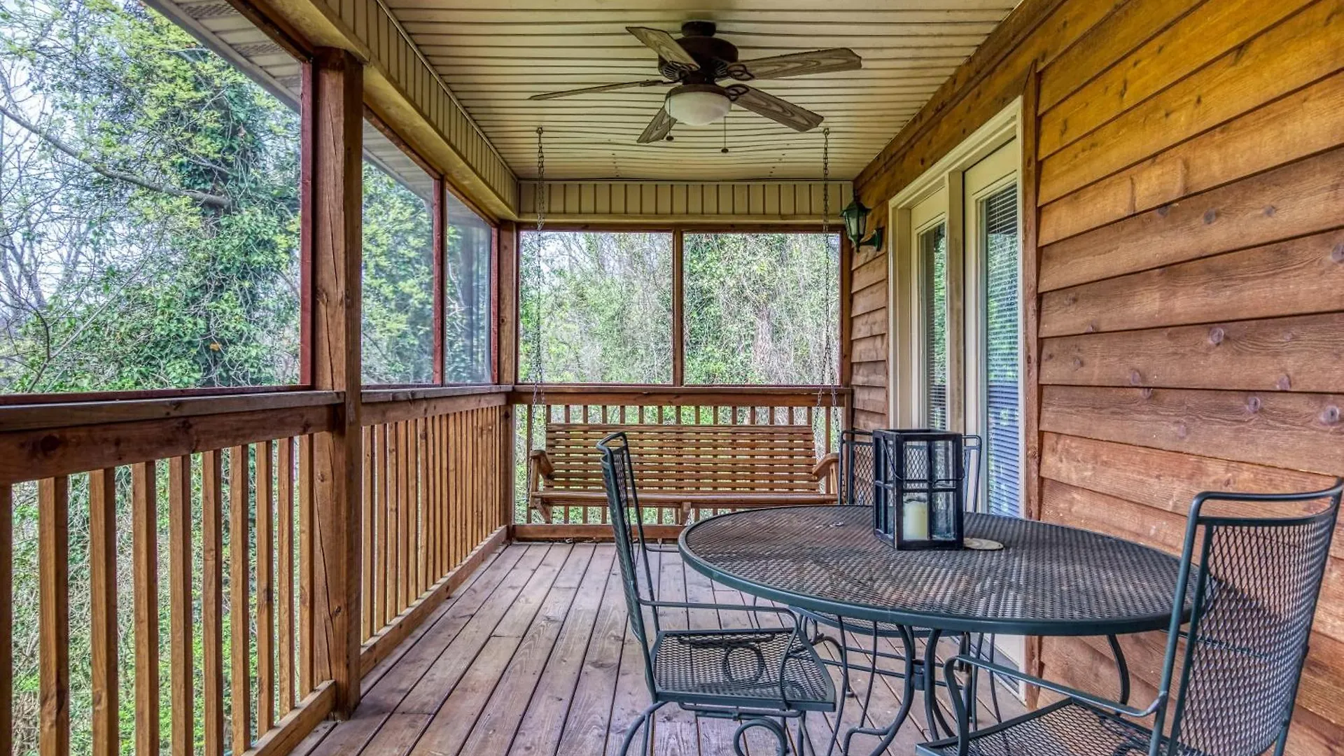 Whispering River Chalet *