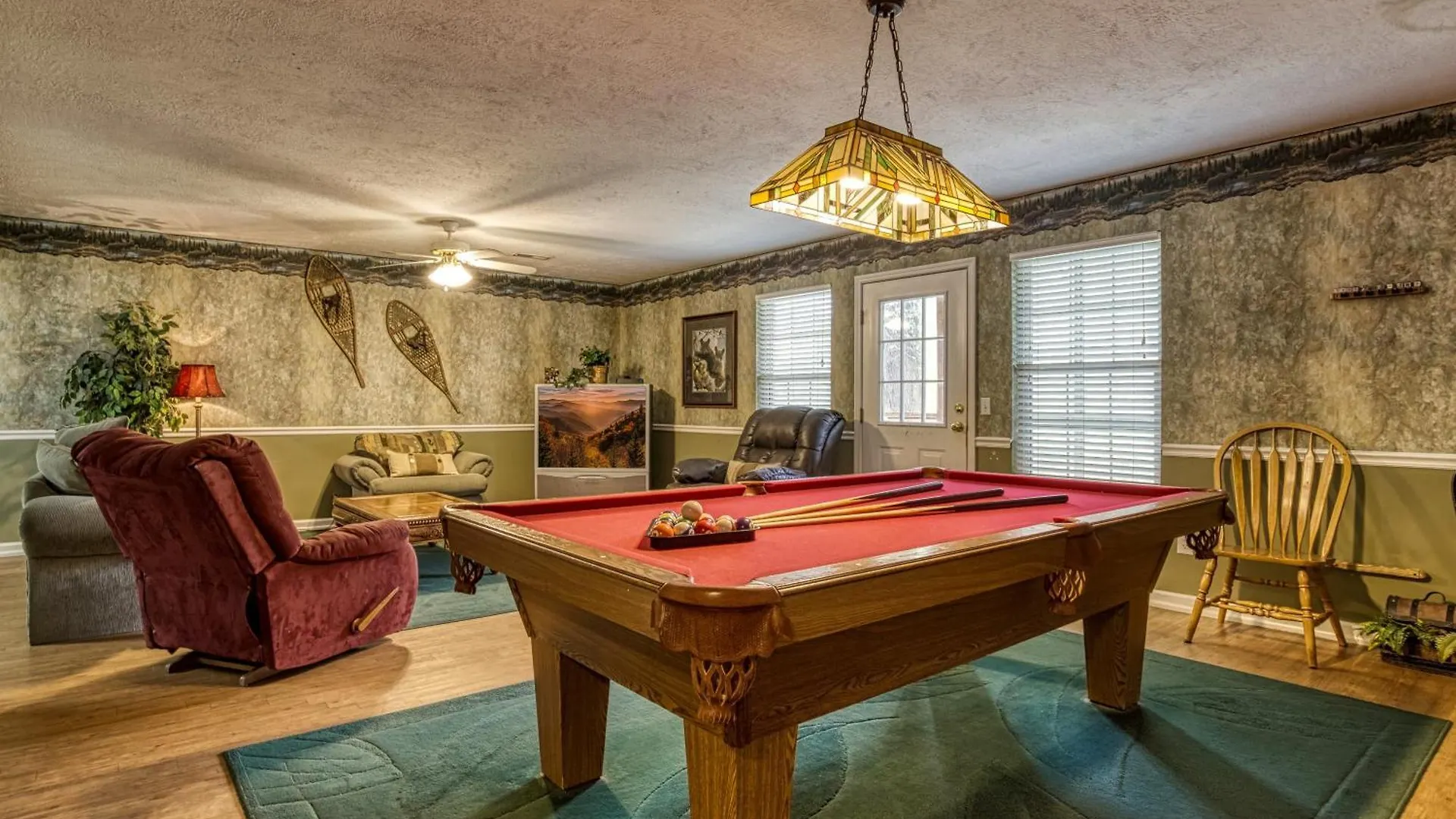 Whispering River Chalet