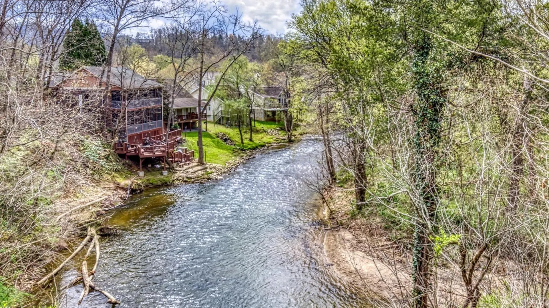 Chalet Whispering River Pigeon Forge
