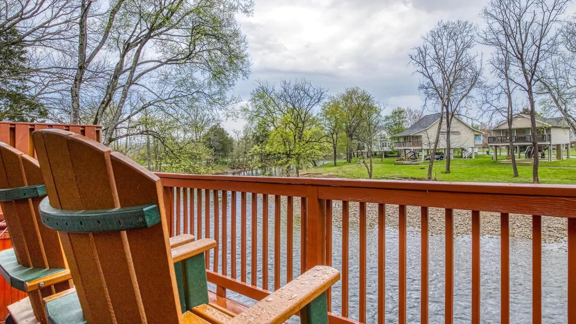 Holiday home Down By The River Pigeon Forge
