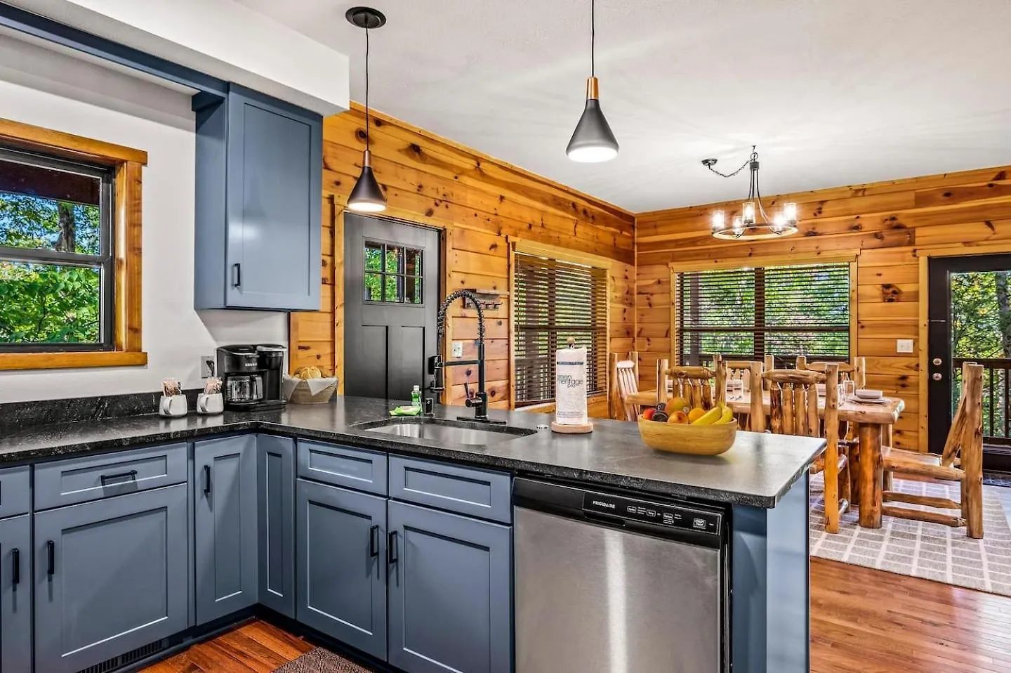 Holiday home Cozy - Hot Tub, Game Room, Outdoor Pool Pigeon Forge