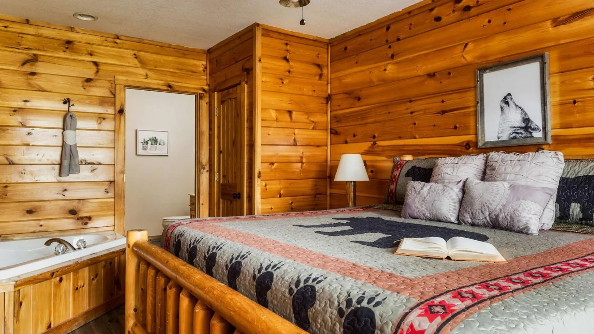 Family Haven By Dollywood - Hot Tub - Game * Pigeon Forge