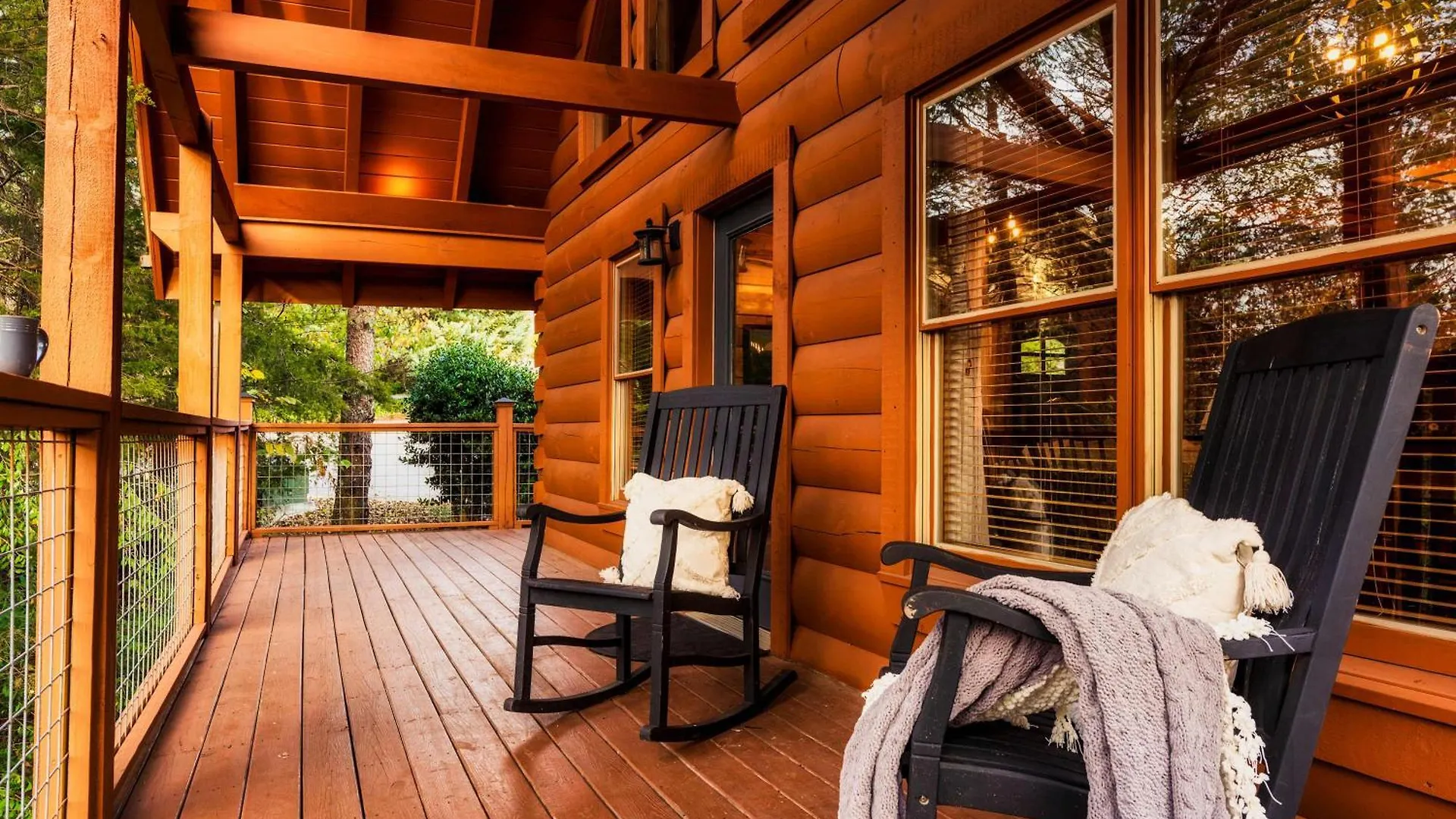 Family Haven By Dollywood - Hot Tub - Game
