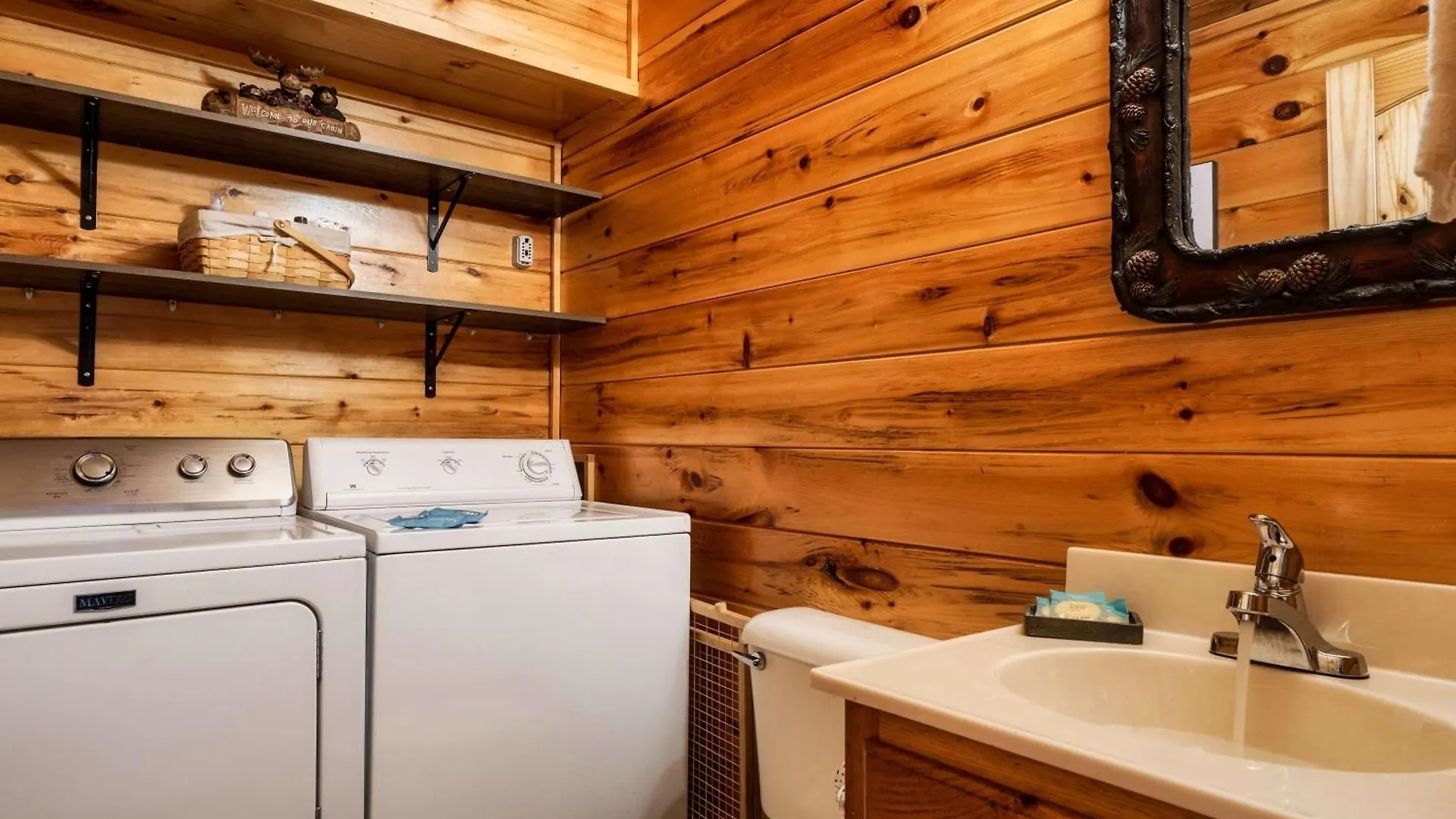 Family Haven By Dollywood - Hot Tub - Game