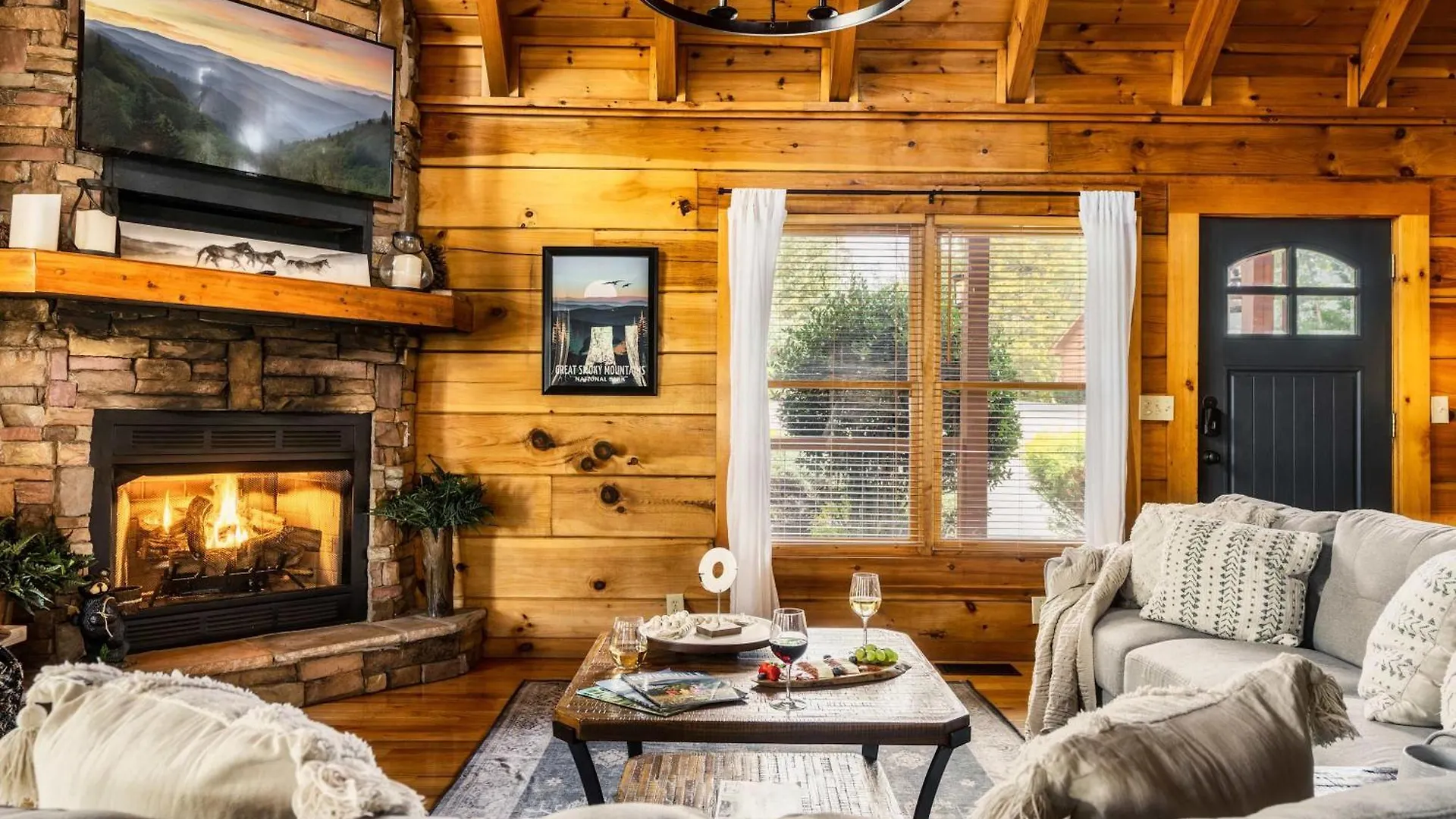Family Haven By Dollywood - Hot Tub - Game *