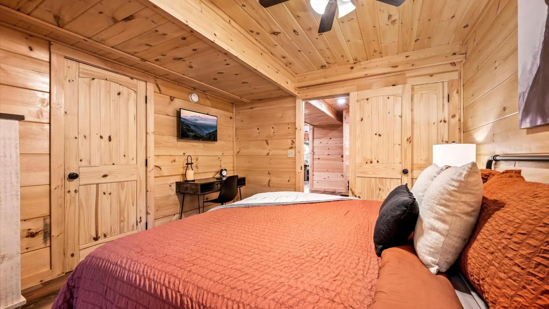 Luxurious & Family Friendly - Hot Tub - Game Holiday home