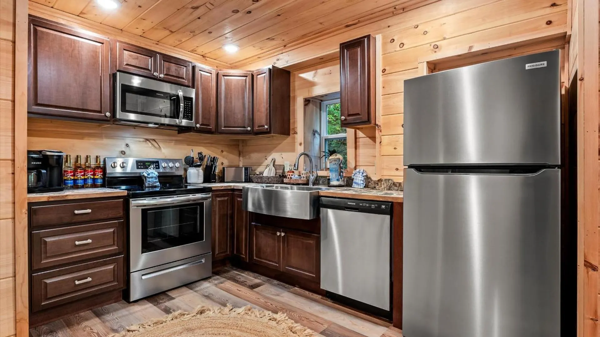 Holiday home Luxurious & Family Friendly - Hot Tub - Game Pigeon Forge