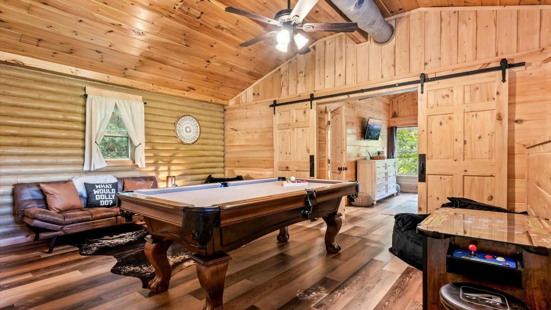Luxurious & Family Friendly - Hot Tub - Game Pigeon Forge