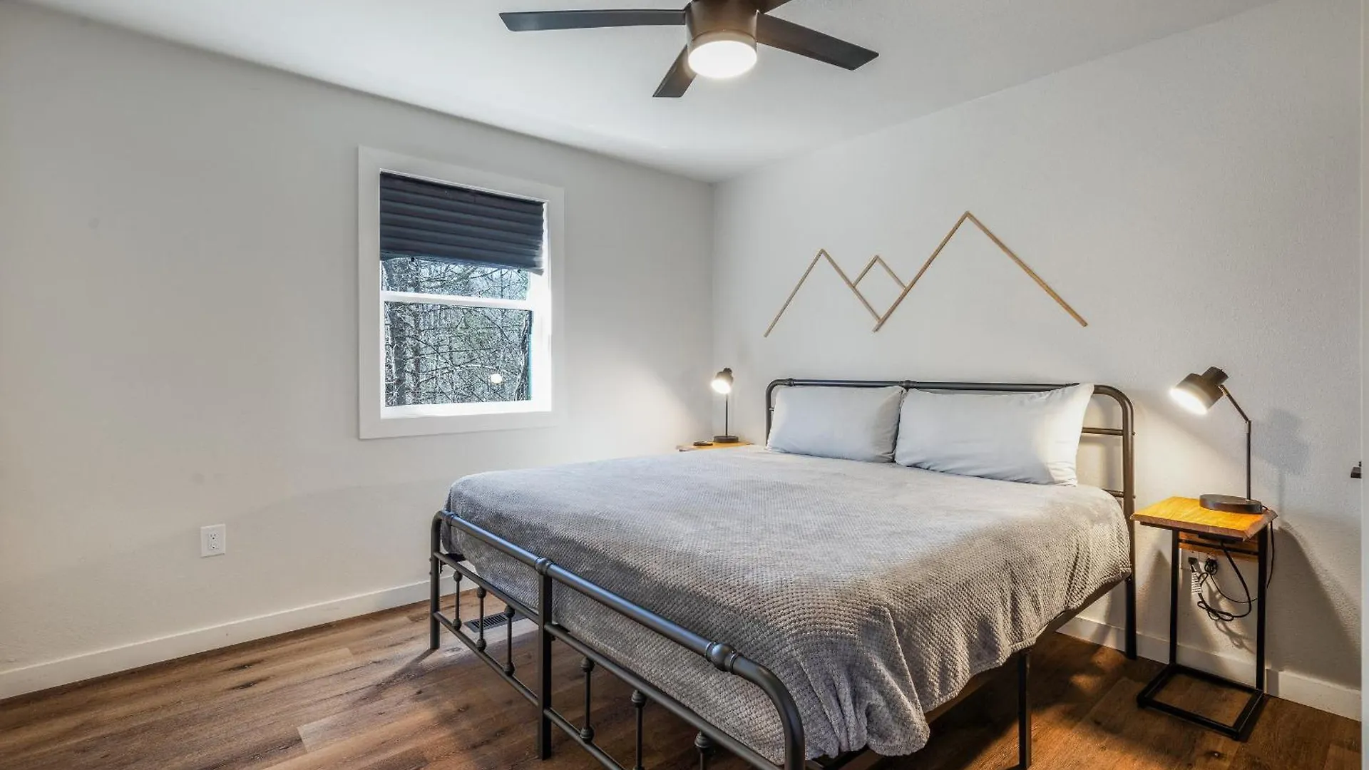 Modern Mountain Hideaway-secluded, Close To Town * Pigeon Forge