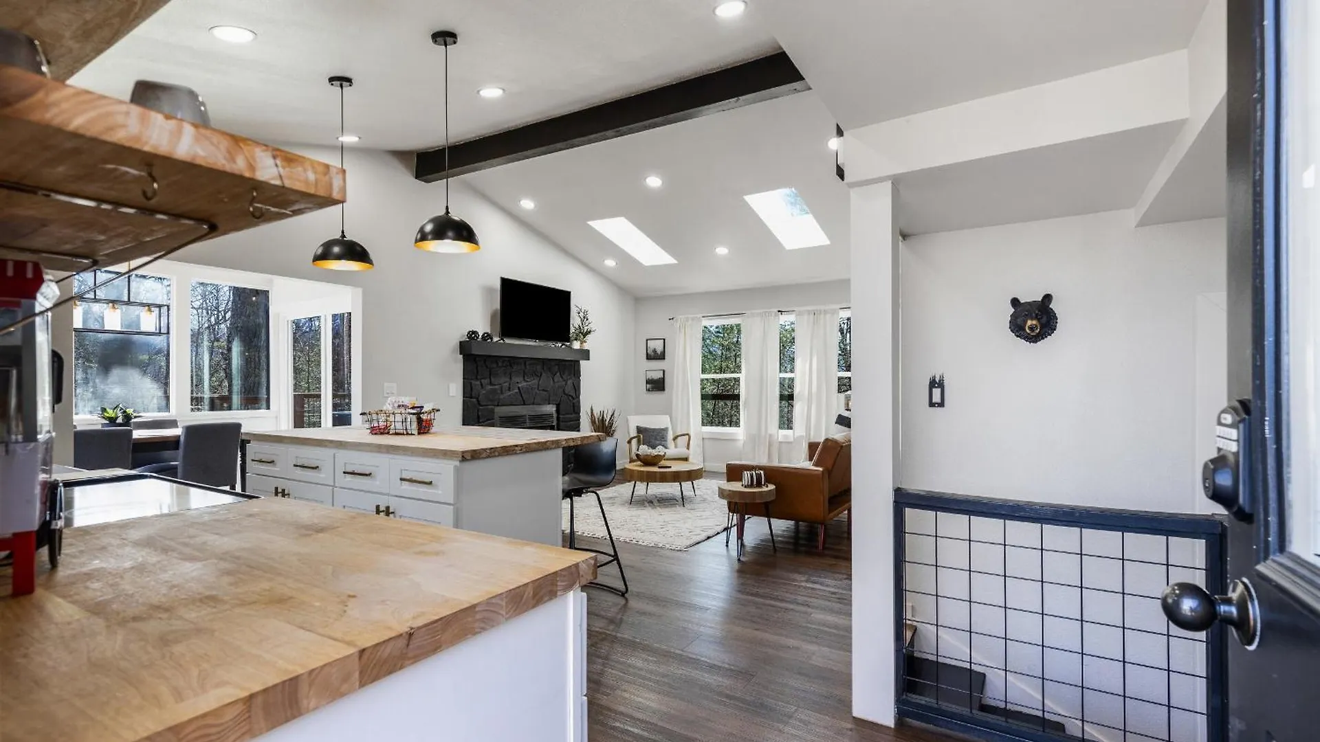 Modern Mountain Hideaway-secluded, Close To Town *