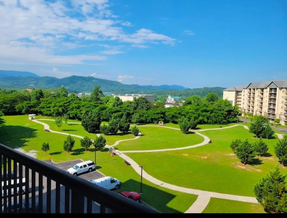Main Level 1 Bedroom Condo- Mountain View Holiday park *