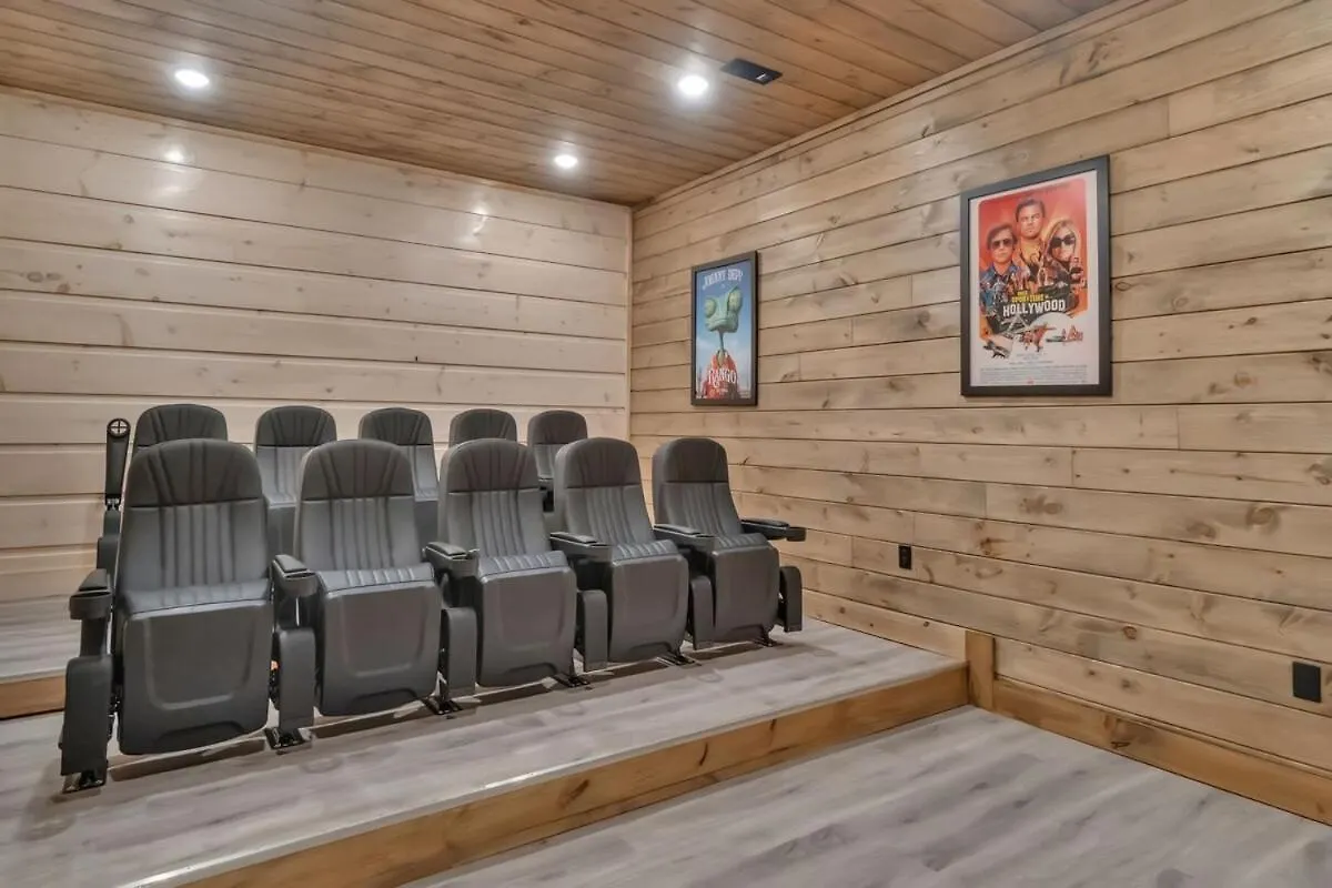 Holiday home Honeybear Hideaways - Modern Luxurious With Pool, Hot Tub, Fire Place, Game And Theater Pigeon Forge