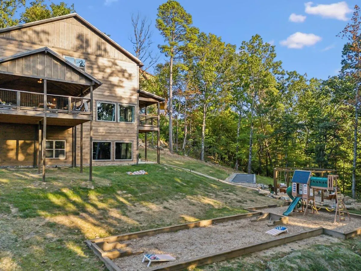 Honeybear Hideaways - Modern Luxurious With Pool, Hot Tub, Fire Place, Game And Theater Pigeon Forge