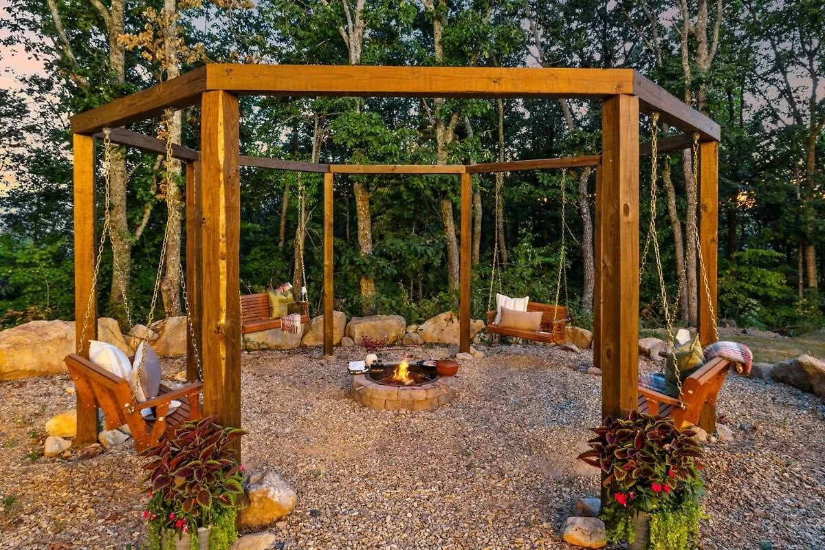 Honeybear Hideaways - Modern Luxurious With Pool, Hot Tub, Fire Place, Game And Theater *