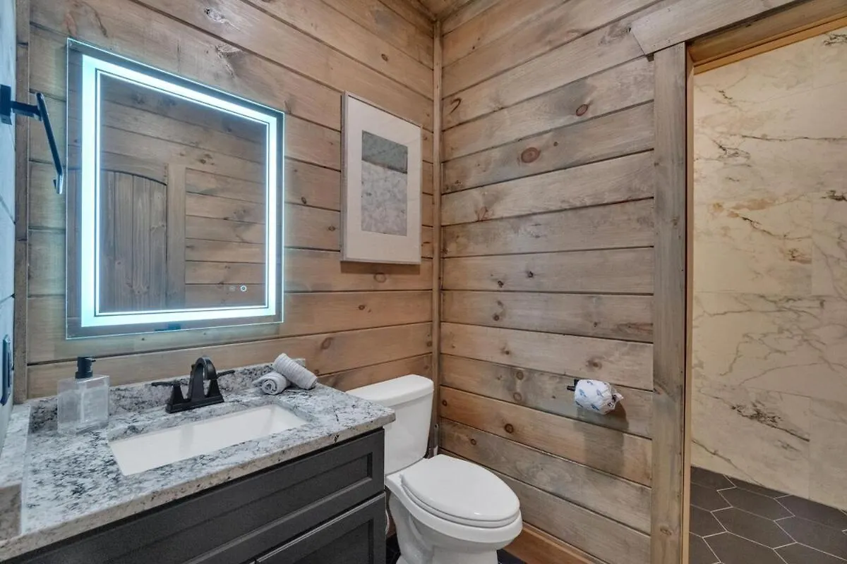 Honeybear Hideaways - Modern Luxurious With Pool, Hot Tub, Fire Place, Game And Theater Pigeon Forge