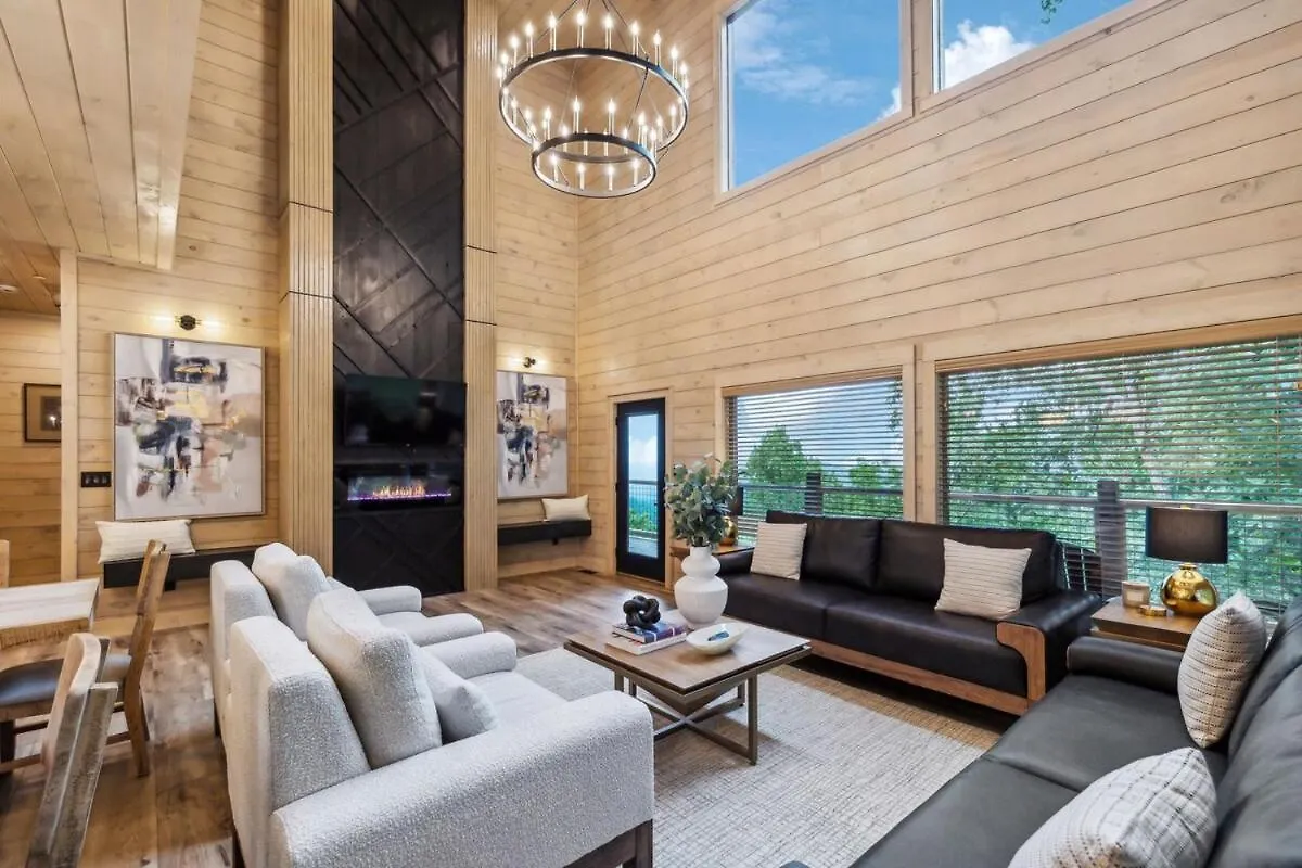 Honeybear Hideaways - #1 Luxury Haven With Breathtaking Mountain Views, Indoor Pool, Bowling Alley, And Golf Holiday home Pigeon Forge