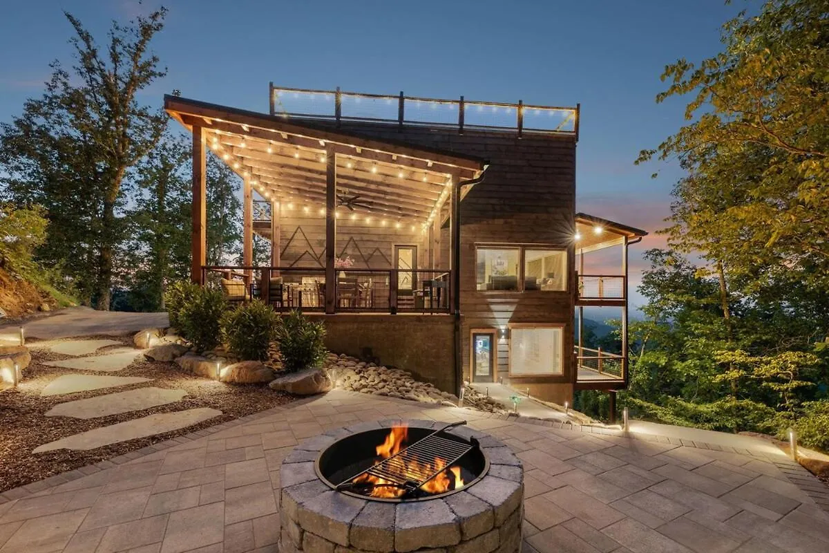 Honeybear Hideaways - #1 Luxury Haven With Breathtaking Mountain Views, Indoor Pool, Bowling Alley, And Golf * Pigeon Forge