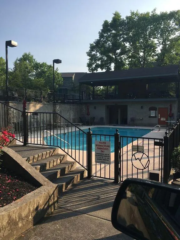 Majestic Poolside Lookout
