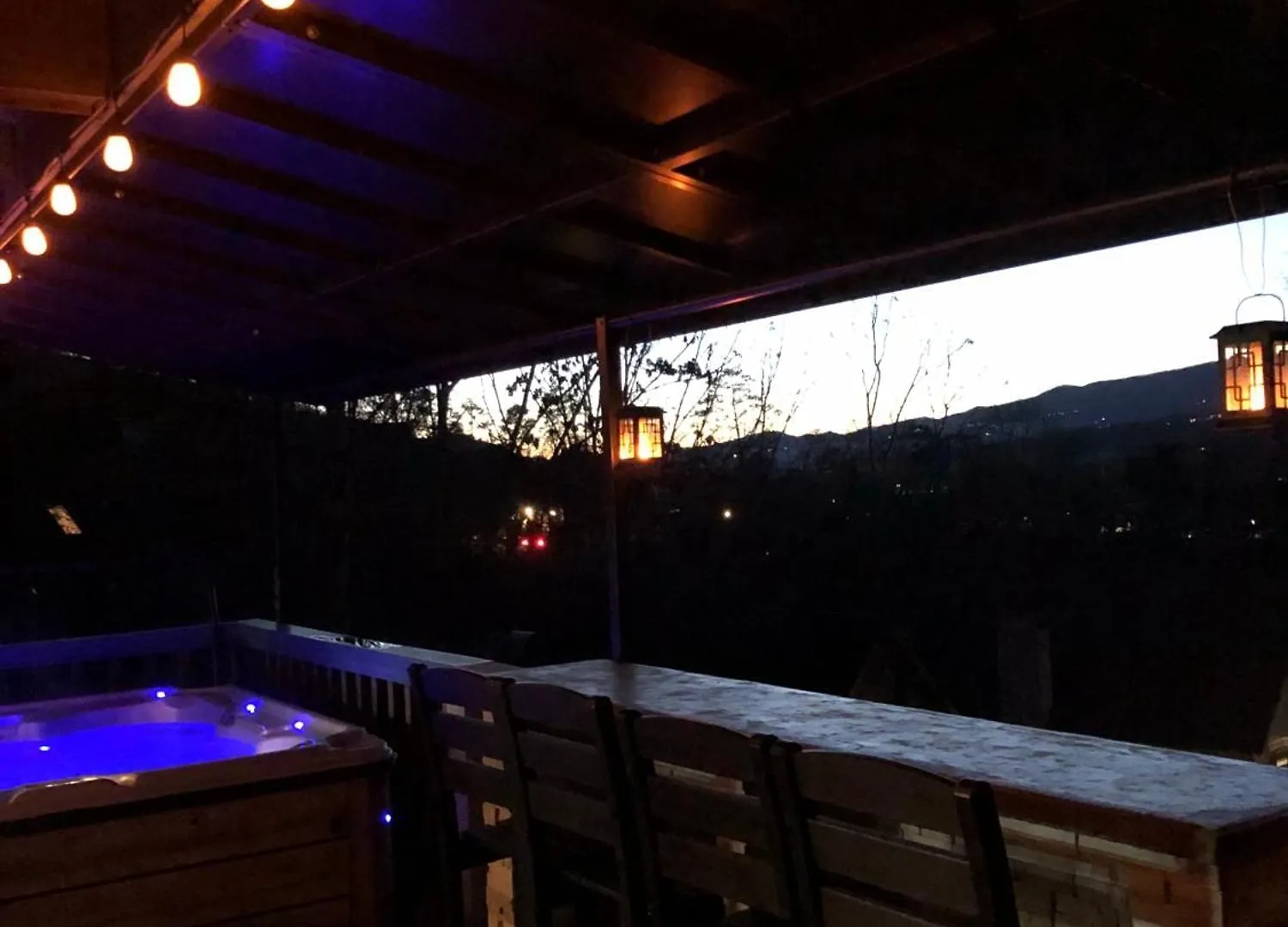 Majestic Poolside Lookout Chalet