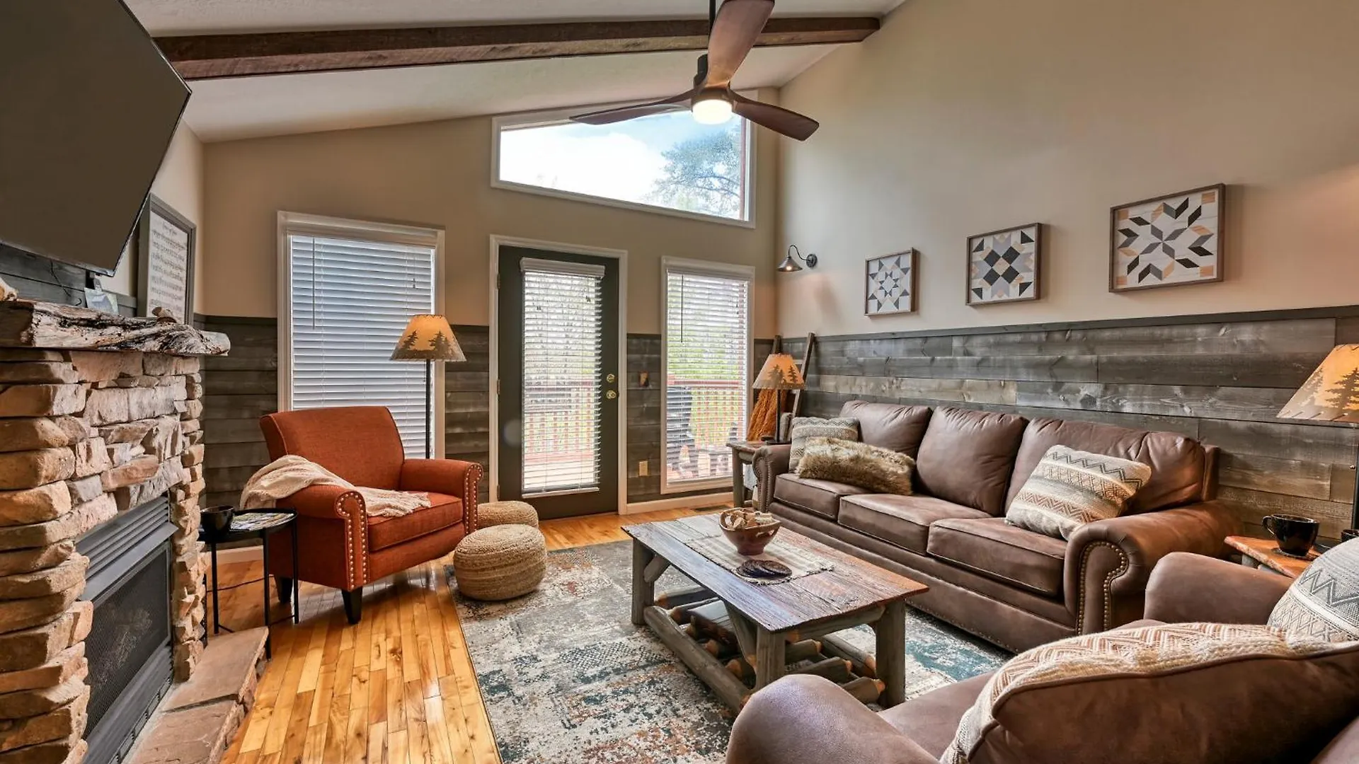 The Playful Bear Chalet Pigeon Forge