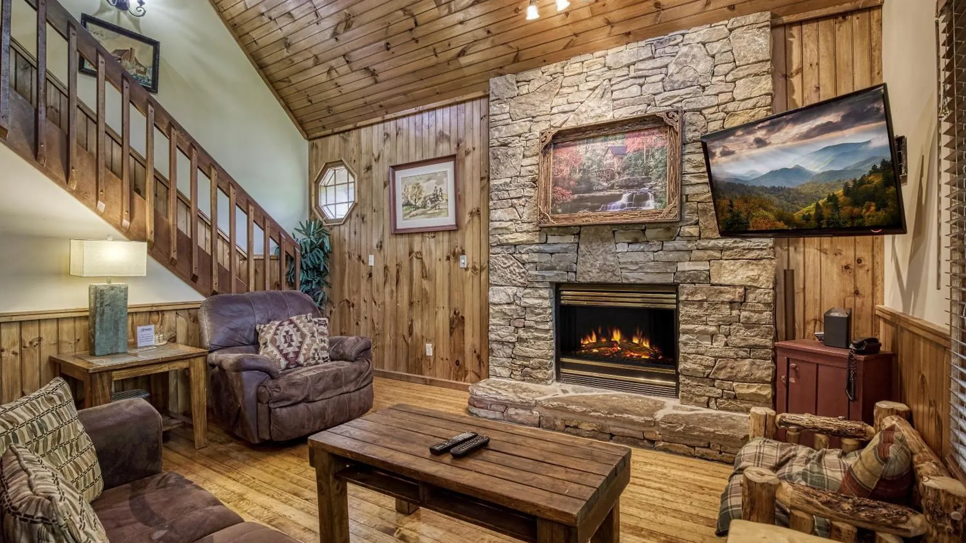 Chalet Mountain Side Pigeon Forge