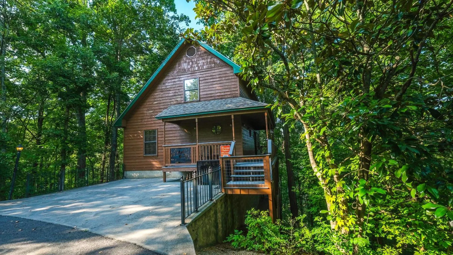 Grandpas Getaway Chalet *
