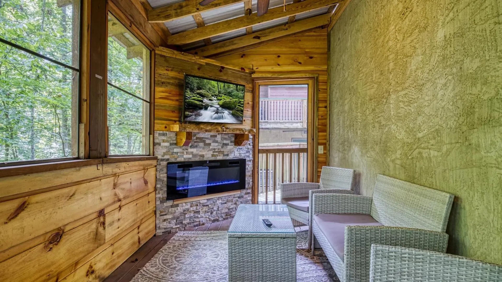 Chalet Treeside Pigeon Forge