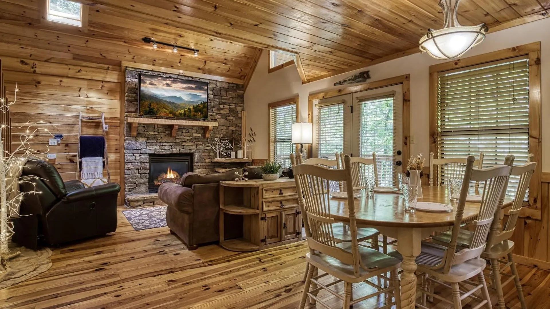 Treeside Chalet *