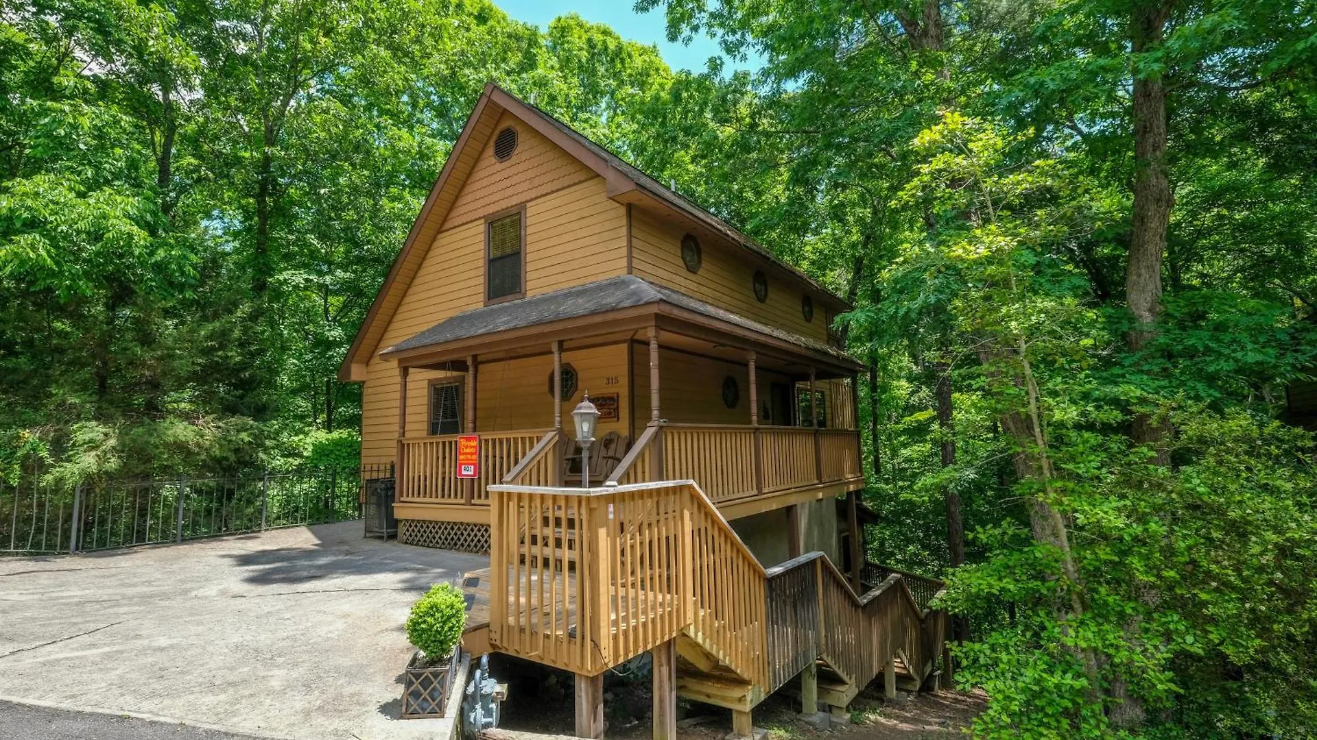 Treeside Pigeon Forge