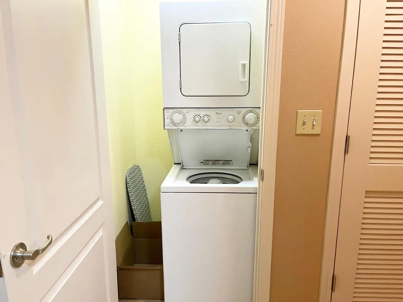 Unit 1606 - Mountain View *