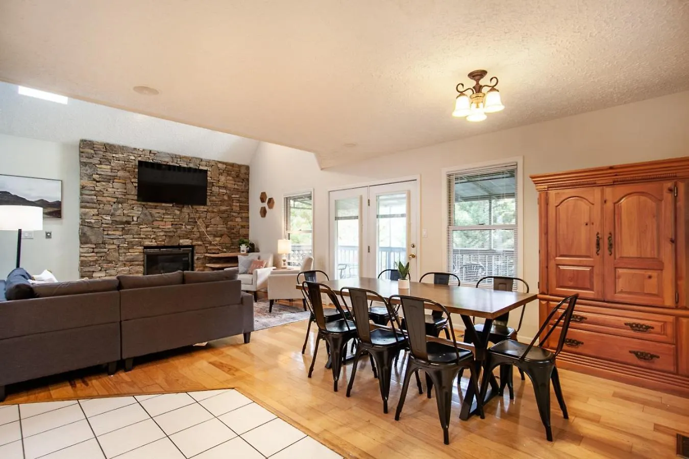 Valley Heights W Hot Tub Life Size Games Lounge Holiday home *